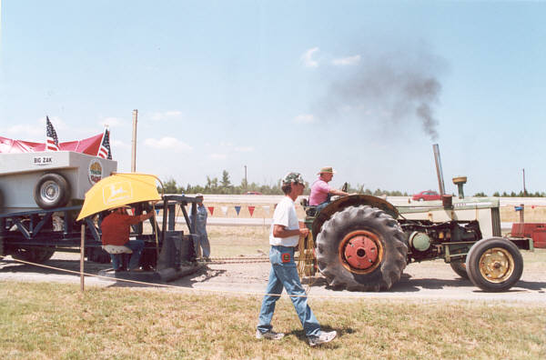 ANTIQUE TRACTOR SHOW  PULL GUIDE - 2012 - ANTIQUE TRACTORS